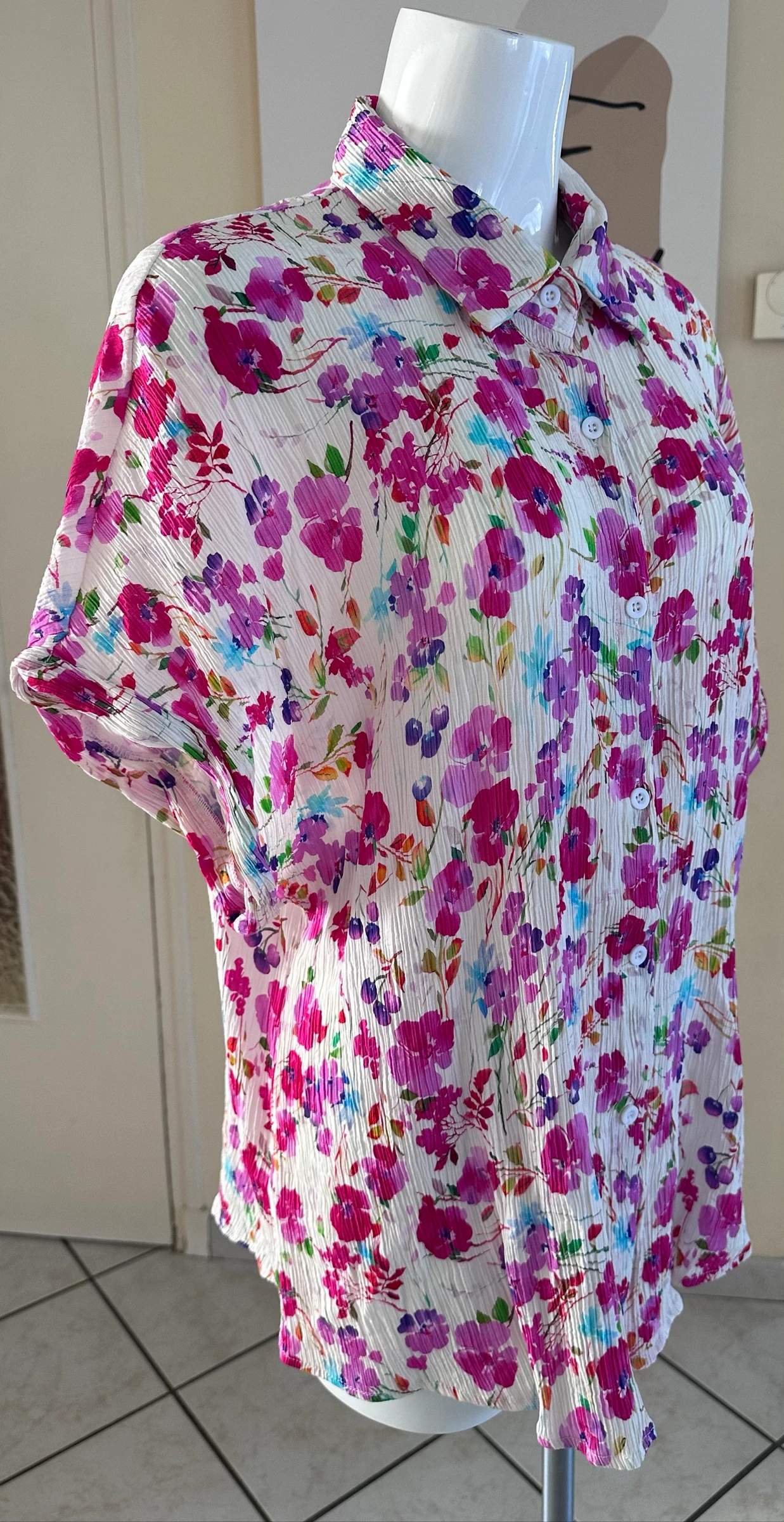 Sublime camisa fluida com estampa floral colorida – Excelente estado – Tamanho M/L (40/42) – photo 4